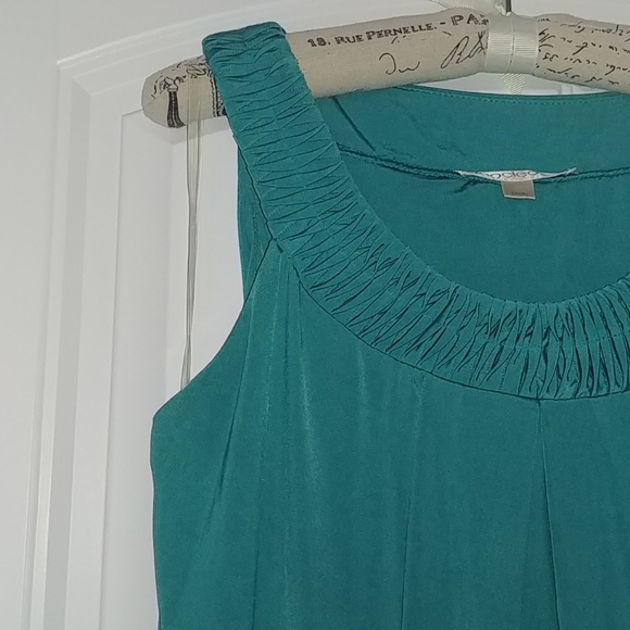 2/$16 CLEO ¾ SLEEVE & SLEEVELESS TOP - Picture 13 of 15